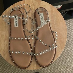Steve maddens travel sandal 6.5